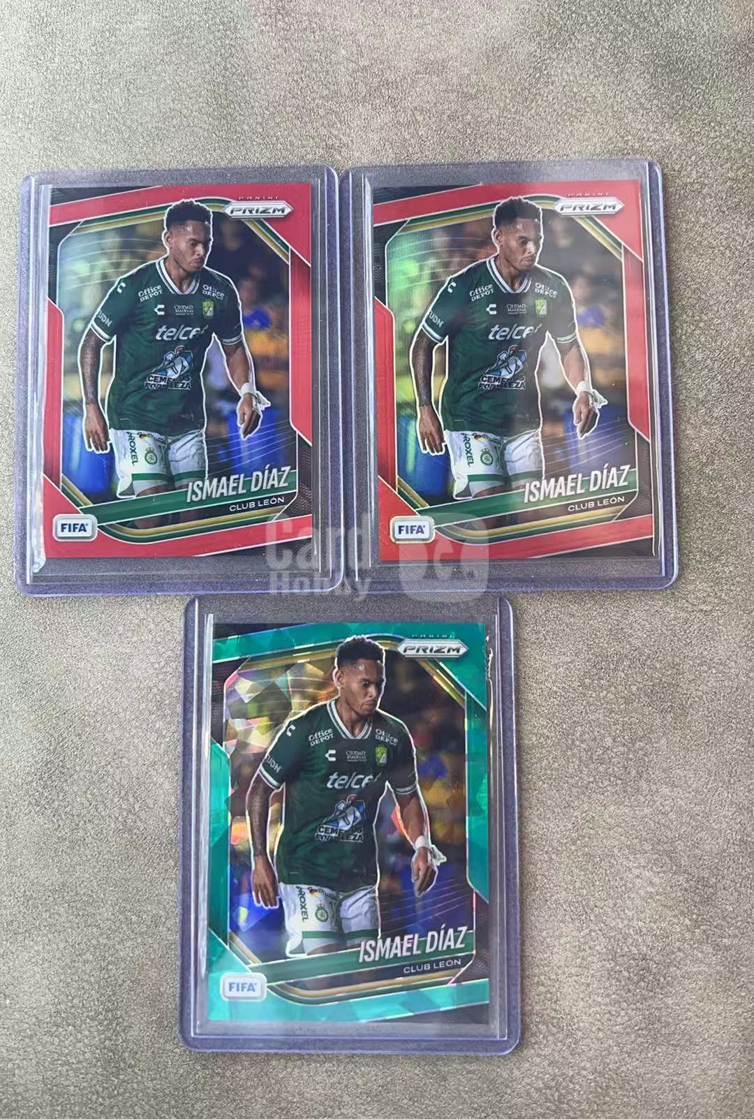 6008【330球星卡实体店代卖】 panini 25-26 prizm FIFA Ismael Diaz 莱昂 伊斯梅尔 迪亚斯 红折 青碎冰 149 99编 共计3张(UK23)
