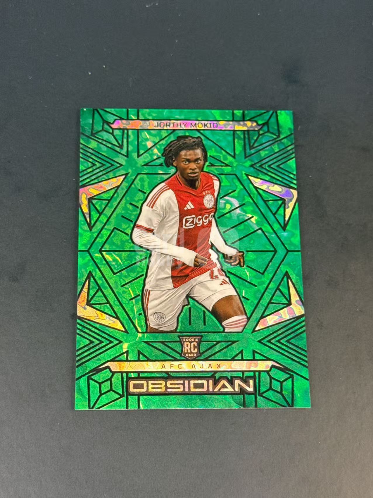2025-26 Panini Obsidian Jorthy Mokio 乔西 莫基奥 阿贾克斯 新秀 黑曜石 28编 绿折