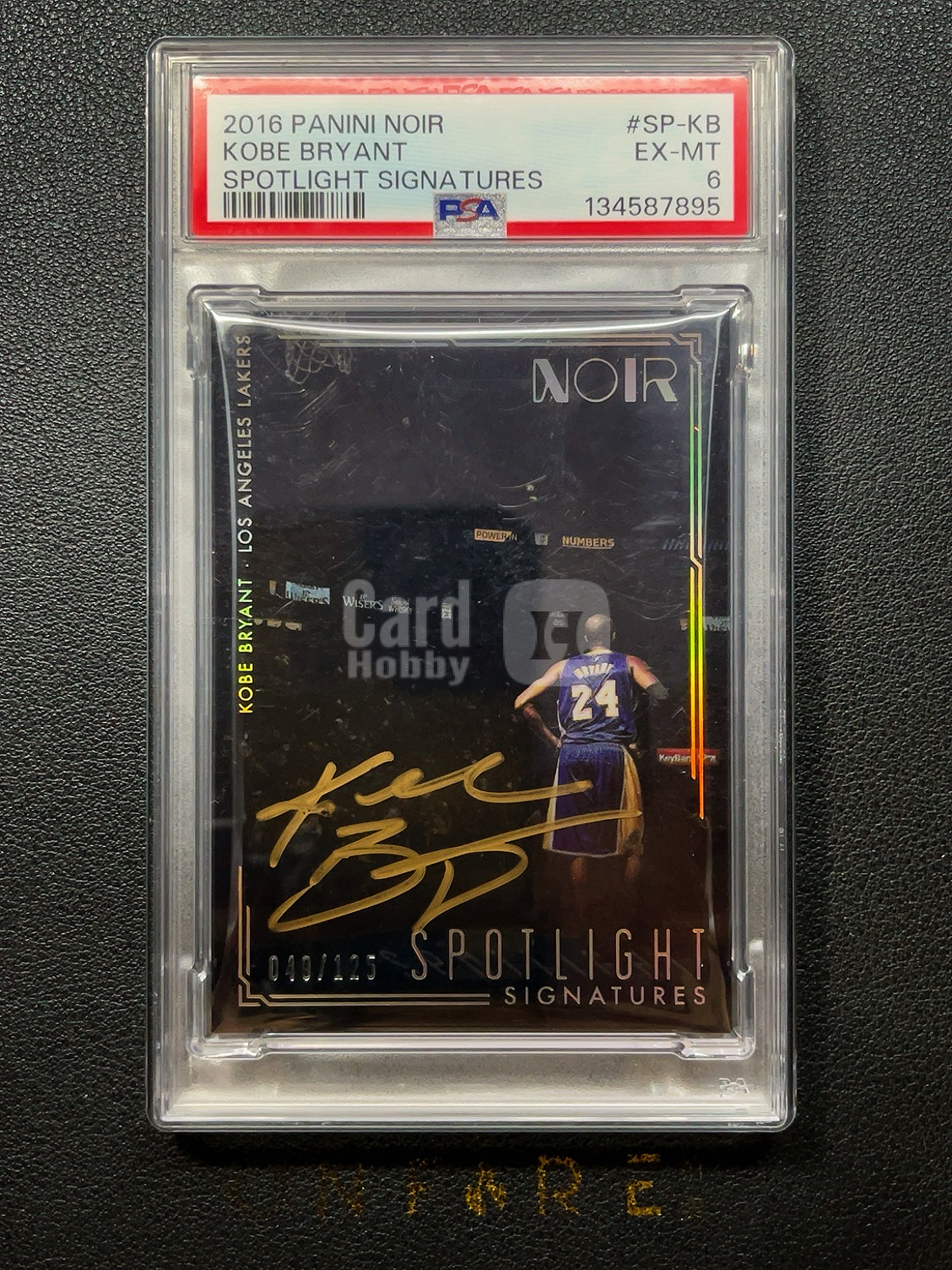 【上火拍卖】2016-17 Noir Kobe Bryant 科比布莱恩特 125编 Spotlight 聚光灯 金笔卡签签字 最美背影灯 镜面 无平行 墨迹如图 PSA6 POP1 只有1张更高分 湖人 黑曼巴 老大 OF020