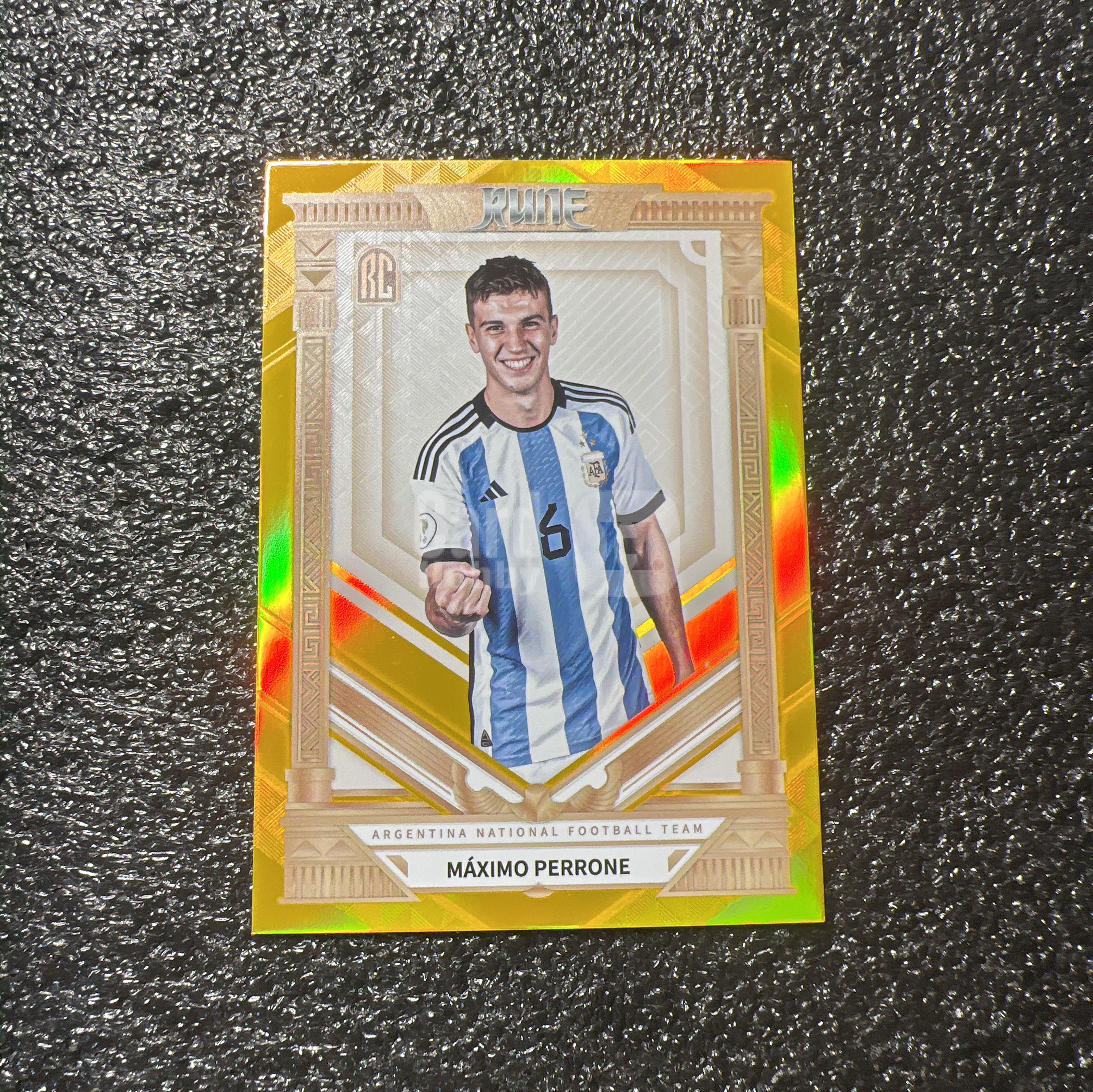 【足球代拍】2025 Herock Argentina Rune Roberto Máximo Perrone 马克西莫 佩罗内 新秀 低编 1/10 首编 收藏必备 只发顺丰 W018