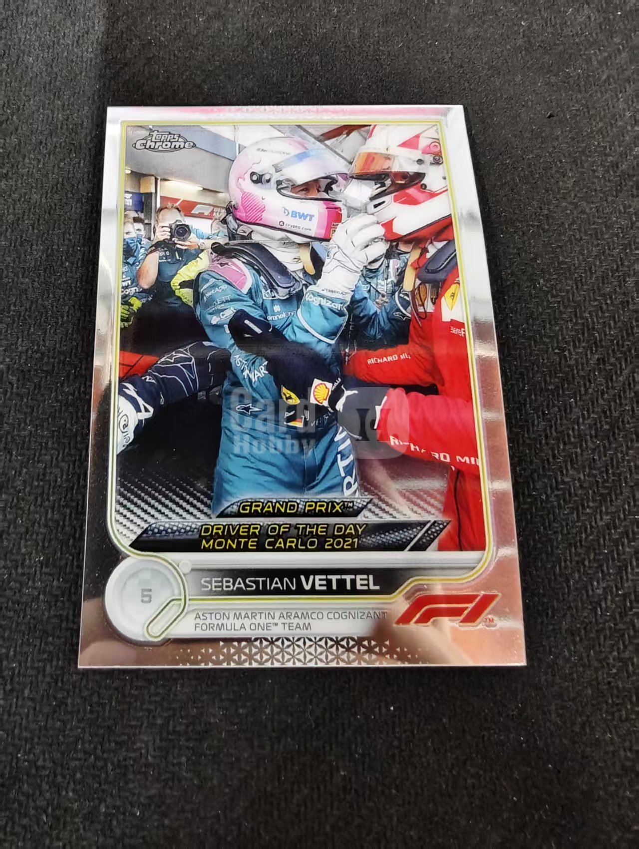 2022 Topps Chrome F1 Sebastian Vettel 阿斯顿马丁 赛巴斯蒂安 维泰尔 维特尔 划痕 边角瑕疵 #177