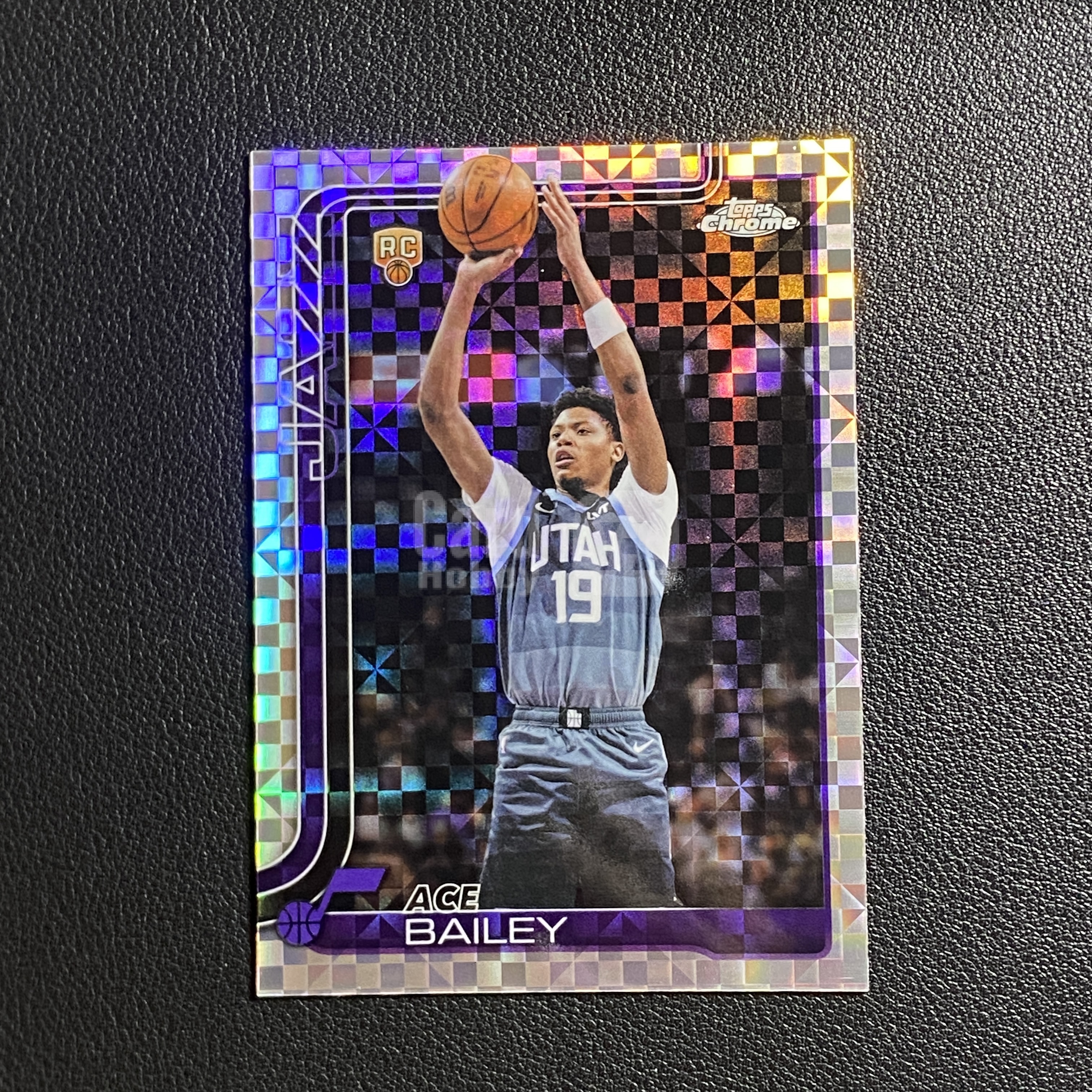 【伦子】2026 TOPPS CHROME UPDATE RC 新秀 爵士 ACE BAILEY 艾斯 贝利 银格子折 正base TCU 瑕疵见图 SAMM-13